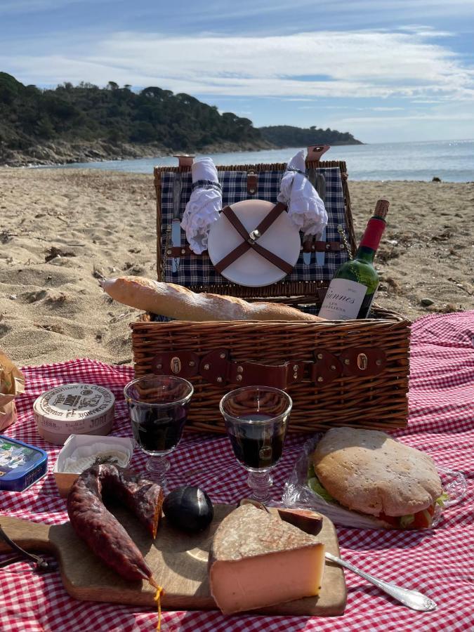 L'Aile Du Chateau Acomodação com café da manhã Ramatuelle Exterior foto